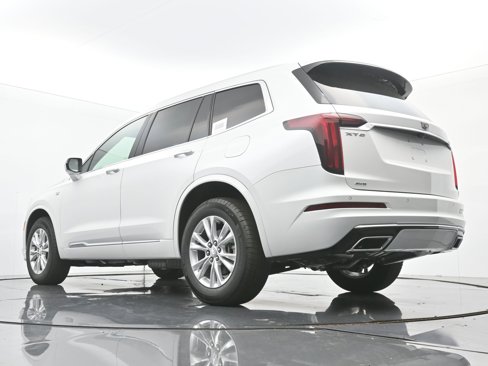 New 2025 Cadillac XT6 Luxury image 17