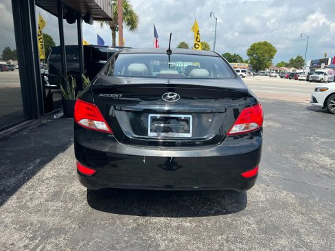 Used 2015 Hyundai Accent GLS image 8