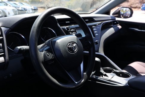 Used 2020 Toyota Camry LE image 14