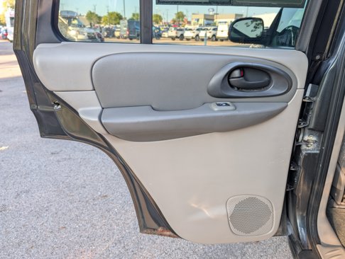 Used 2003 Chevrolet TrailBlazer LS w/ Preferred Equipment Group image 26