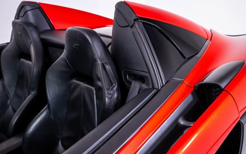 Used 2018 McLaren 570S Spider image 14