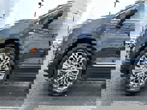 Used 2019 Cadillac XT5 Premium Luxury image 34