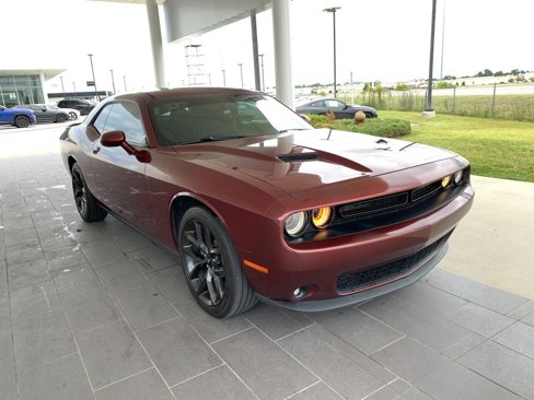 Used 2019 Dodge Challenger SXT w/ Blacktop Package image 6
