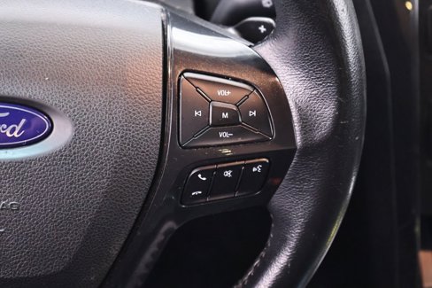 Used 2017 Ford Explorer XLT image 27