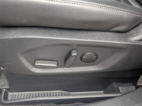 Used 2024 Ford Edge SEL image 16