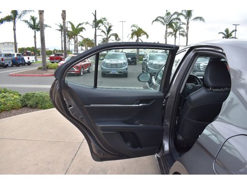 Used 2023 Toyota Camry SE image 7