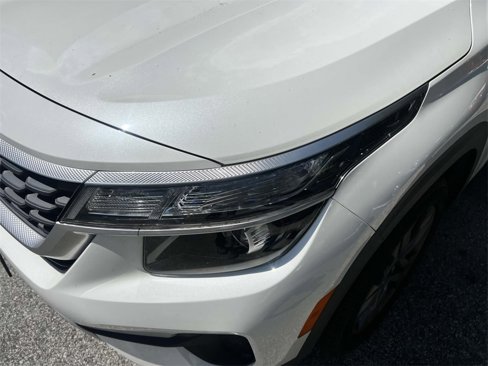 Used 2021 Kia Seltos LX image 7