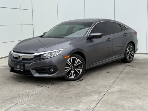 Used 2018 Honda Civic EX-T image 2