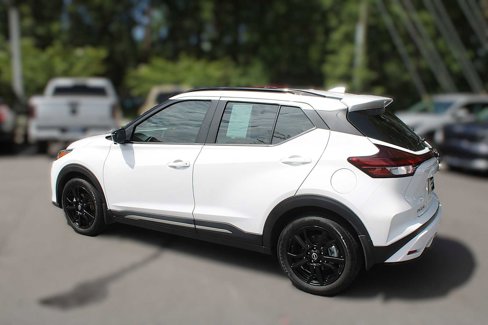 Used 2022 Nissan Kicks SR image 6