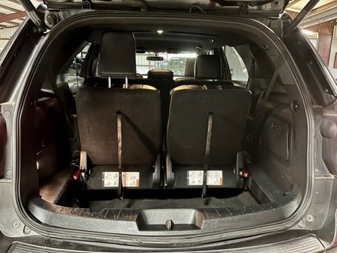 Used 2019 Ford Explorer XLT w/ Equipment Group 202A image 13