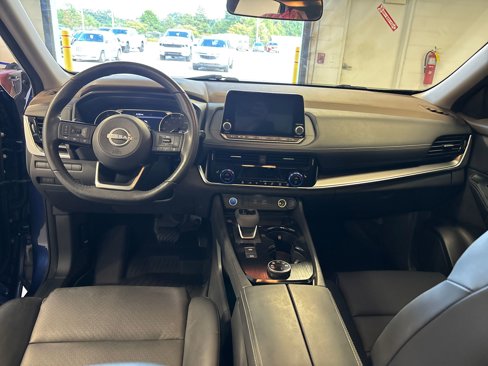 Used 2022 Nissan Rogue SV w/ SV Premium Package image 16