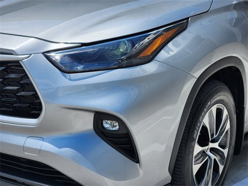 Used 2022 Toyota Highlander XLE image 10
