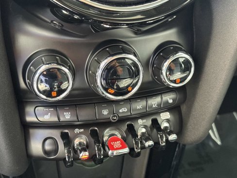 Used 2019 MINI Cooper S w/ Signature Upholstery Package image 22