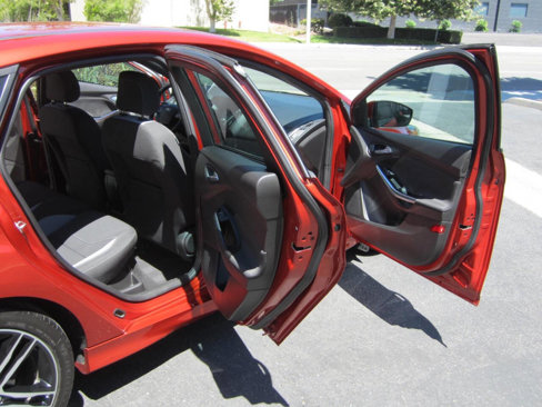 Used 2018 Ford Focus ST image 16