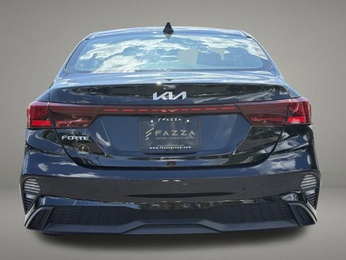 Used 2023 Kia Forte LXS image 4
