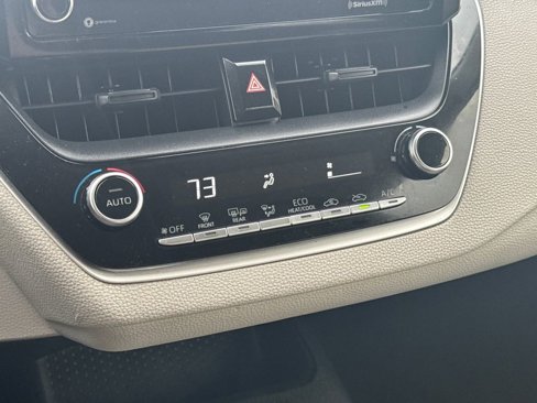 Used 2021 Toyota Corolla LE image 22