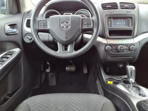 Used 2020 Dodge Journey SE w/ Blacktop Package image 3