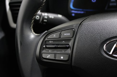 Used 2023 Hyundai Venue Limited image 8