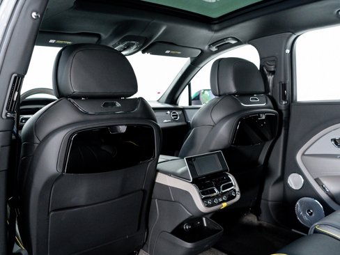 Certified 2024 Bentley Bentayga Extended Wheelbase image 23