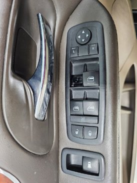 Used 2015 Chrysler Town & Country Touring-L w/ Driver Convenience Group image 23