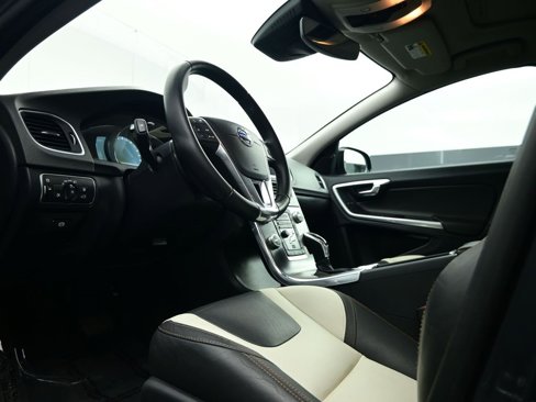 Used 2016 Volvo S60 T5 Cross Country Platinum image 15
