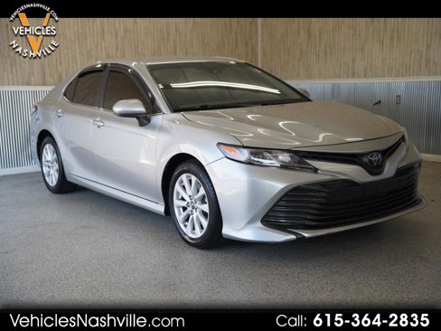 Used 2018 Toyota Camry LE image 1