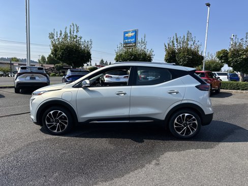 Used 2022 Chevrolet Bolt EUV Premier w/ Sun & Sound Package image 2