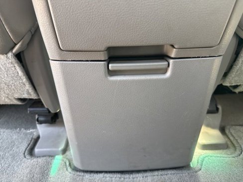 Used 2010 Toyota Highlander Limited image 38