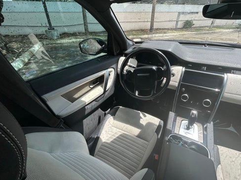 Used 2020 Land Rover Discovery Sport SE R-Dynamic image 10