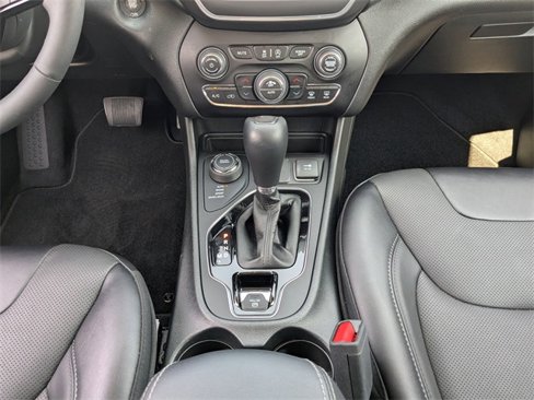 Used 2023 Jeep Cherokee Altitude Lux image 18