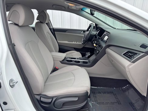 Used 2016 Hyundai Sonata SE image 13