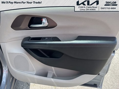 Used 2021 Chrysler Voyager Lxi image 28