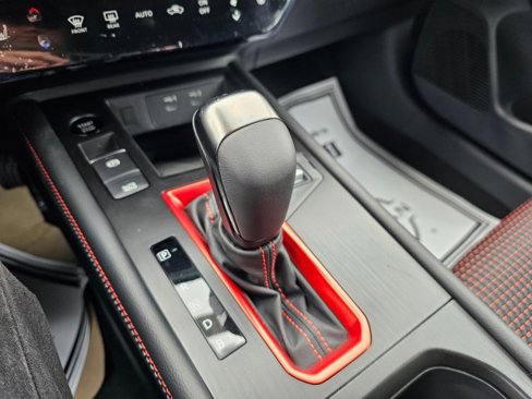 New 2025 Nissan Kicks SR w/ SR Premium Package image 36