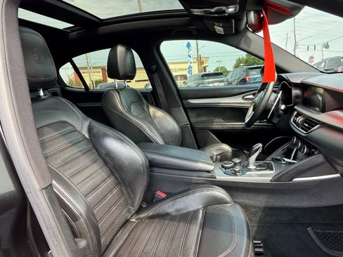 Used 2018 Alfa Romeo Stelvio Ti Sport image 9