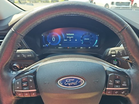 Used 2021 Ford Escape Titanium image 11
