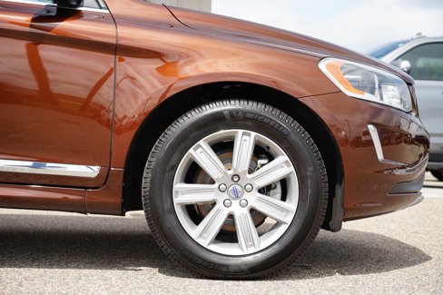 Used 2016 Volvo XC60 T6 Platinum w/ Protection Package image 11