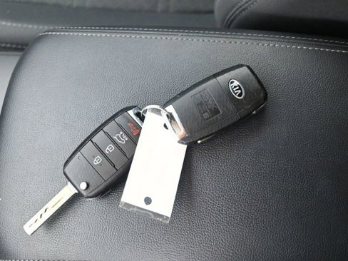 Used 2020 Kia Sorento LX w/ LX I4 Convenience Package image 11