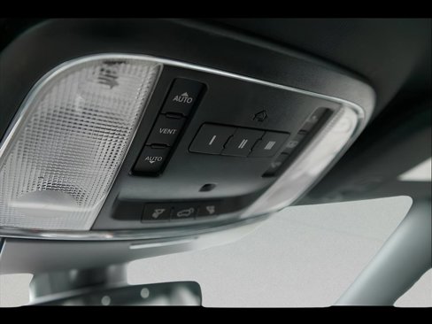 Used 2017 Jeep Grand Cherokee Limited w/ Luxury Group II image 21
