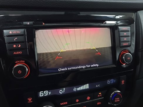 Used 2019 Nissan Rogue SV image 23
