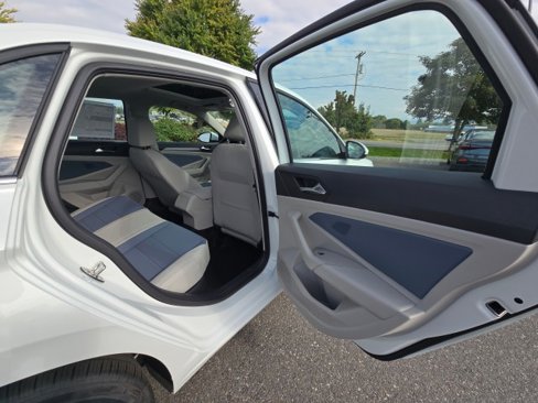 New 2025 Volkswagen Jetta SE image 13