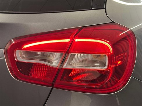Used 2015 Mercedes-Benz GLA 250 4MATIC image 9