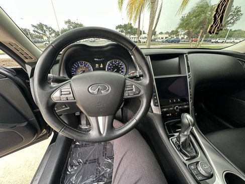 Used 2017 INFINITI Q50 Signature Edition w/ All Weather Package (L93) image 12