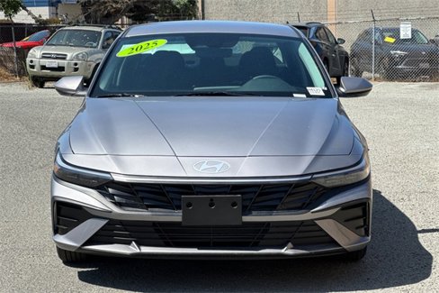New 2025 Hyundai Elantra SE image 2