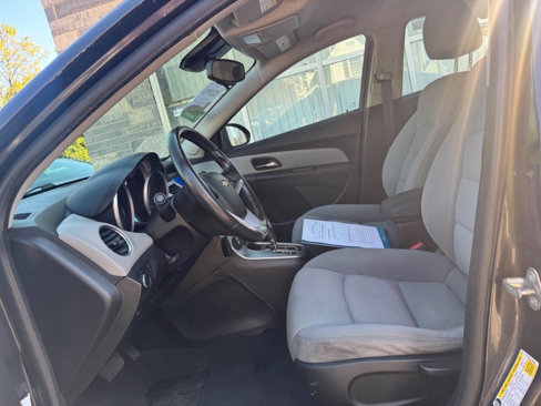 Used 2014 Chevrolet Cruze LT image 11