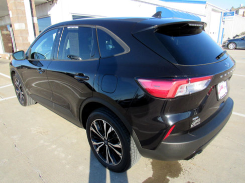 Used 2022 Ford Escape SE w/ SE Sport Appearance Package image 7