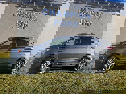 Used 2024 Ford Edge SEL image 1