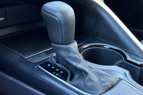 Certified 2020 Toyota Camry LE image 18