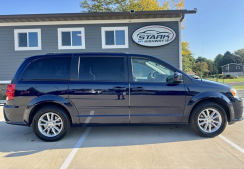 Used 2015 Dodge Grand Caravan SXT w/ UConnect Hands-Free Group image 1