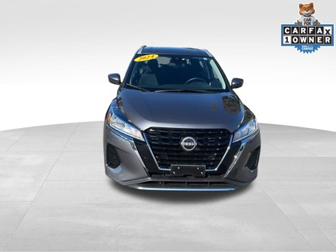 Used 2024 Nissan Kicks SV image 2