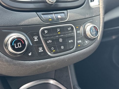 Used 2020 Chevrolet Malibu LT image 31